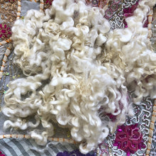 Load image into Gallery viewer, Undyed English Leicester Fleece