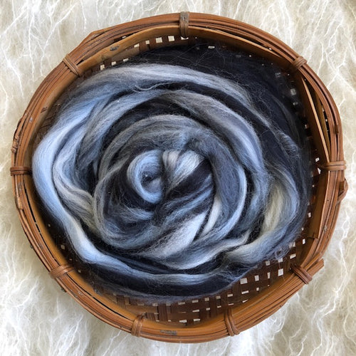 Roving wool fleece ~ black, grey + white